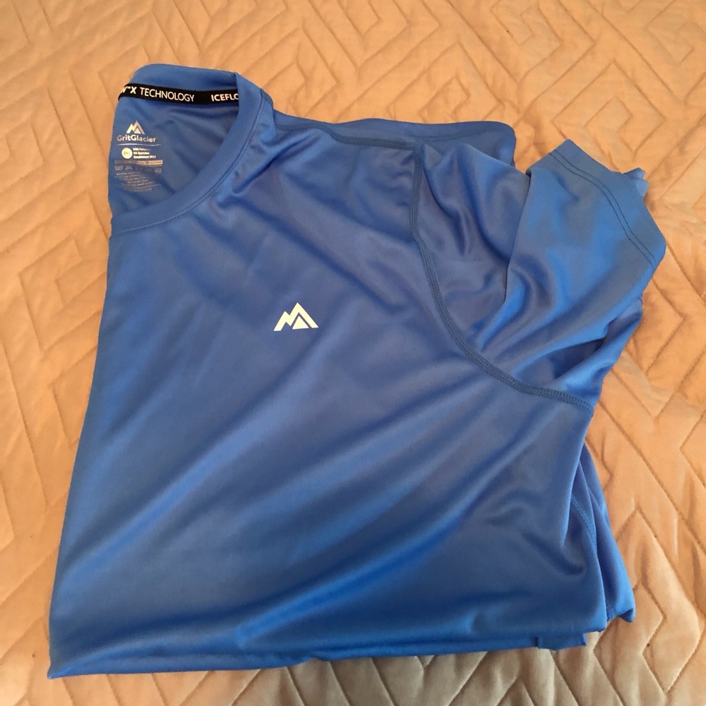 Men’s performance shirt